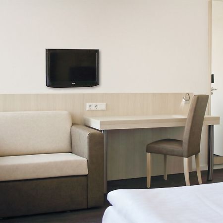Viva Hotel Luebeck Екстер'єр фото