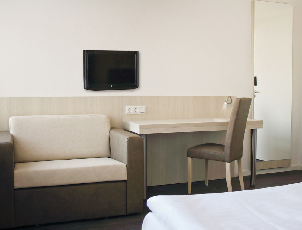 Viva Hotel Luebeck Екстер'єр фото