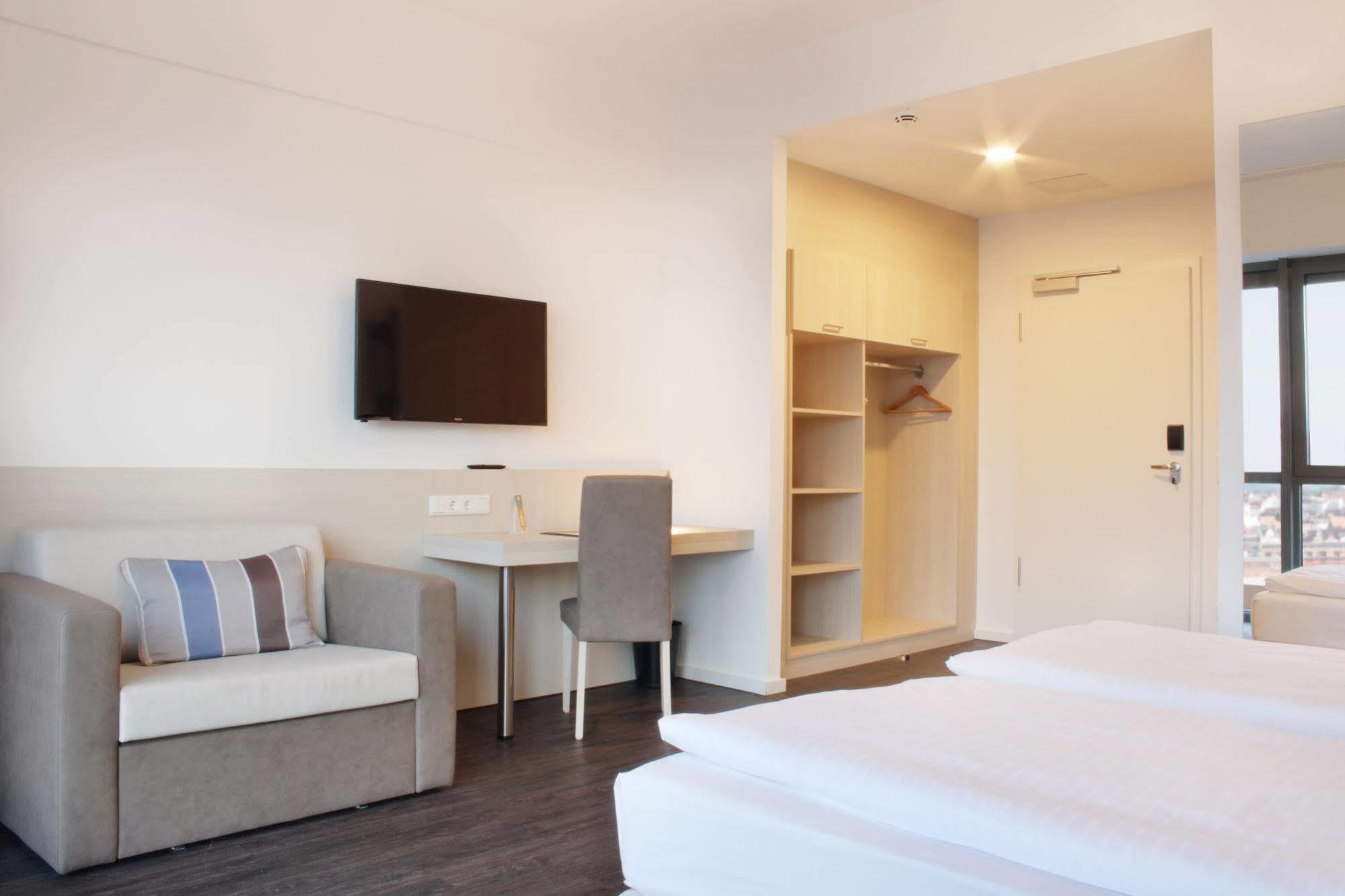 Viva Hotel Luebeck Екстер'єр фото