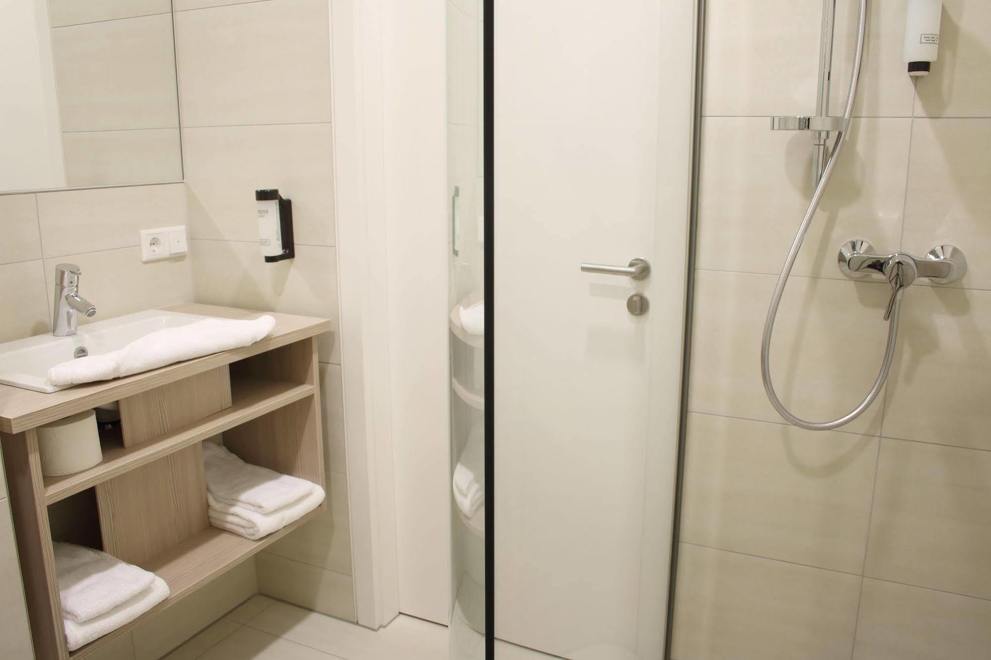 Viva Hotel Luebeck Екстер'єр фото